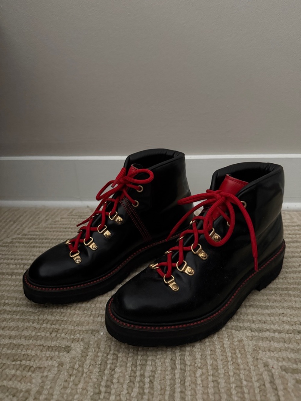 Schnee’s Italian-made Rosebud boot